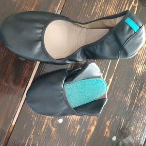 Slip on ballet type shoes size 9 boutique